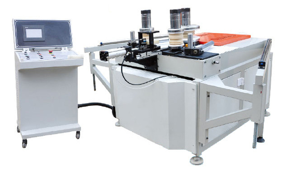 China Pneumatische Op zwaar werk berkende CNC型材bugende Machine voor Al bogvenster 5.8Kw杠杆器